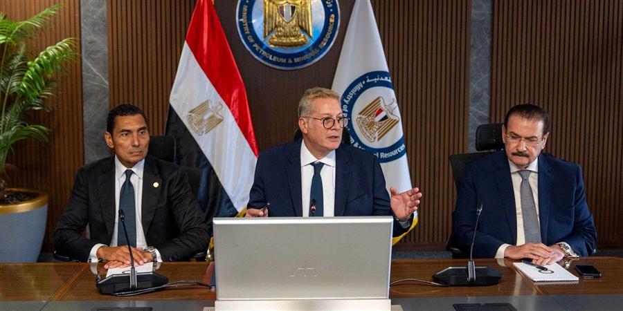 وزيرا الشباب والبترول يبحثان تطوير أندية قطاع البترول
